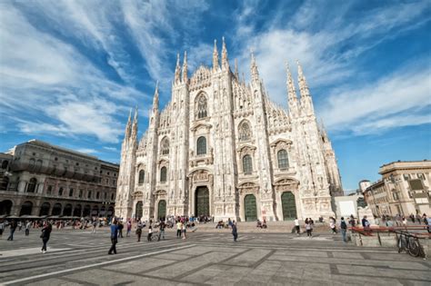  Duomo di Domenico - Kiệt tác kiến trúc Gothic giữa lòng thành phố Bari!