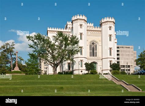 Nebraska State Capitol: Kiệt tác kiến trúc Gothic Revival và trung tâm chính trị sôi động!